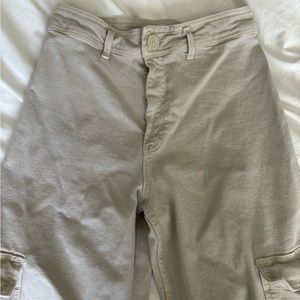 Women’s Zara wide leg beige cargo pants with pockets Size 8
